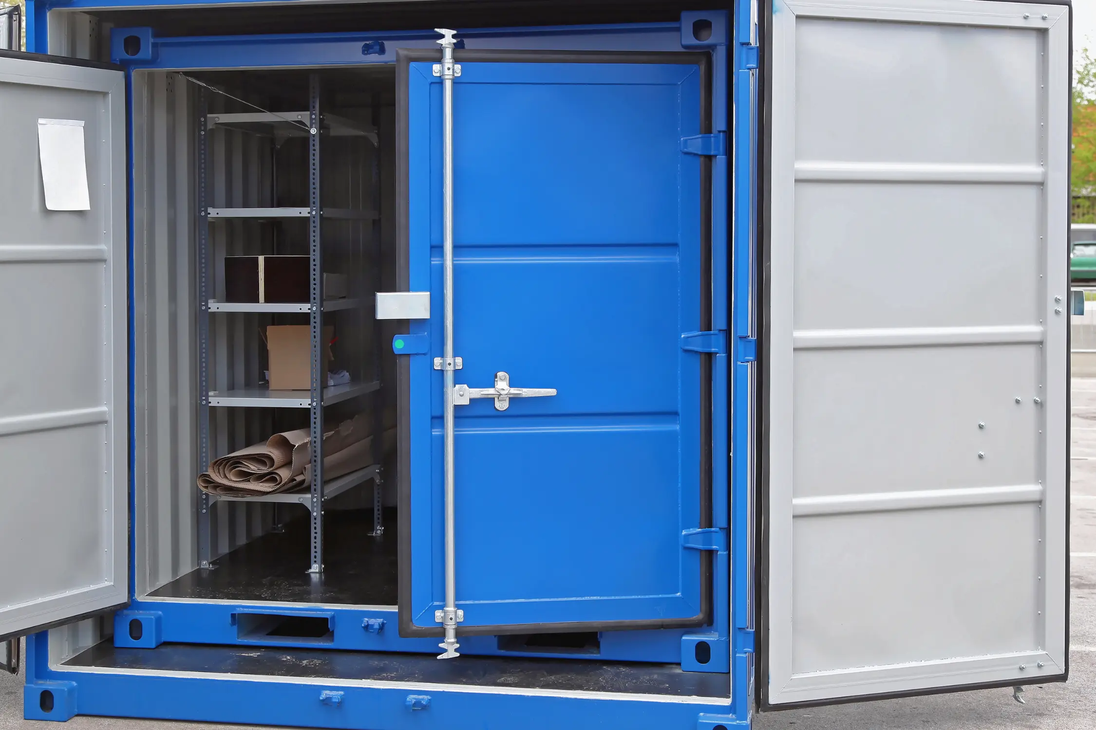 Container devanning in Leeds